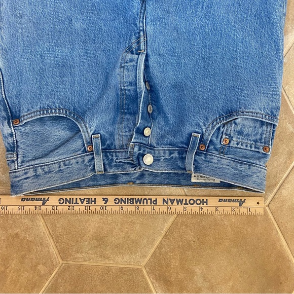 Levi's Women's Straight Leg Blue Jeans - Picture 8 of 9